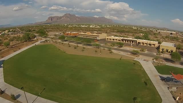 185 N Apache Trl, Apache Junction, AZ en alquiler - Vídeo de anuncio comercial - Imagen 2 de 6