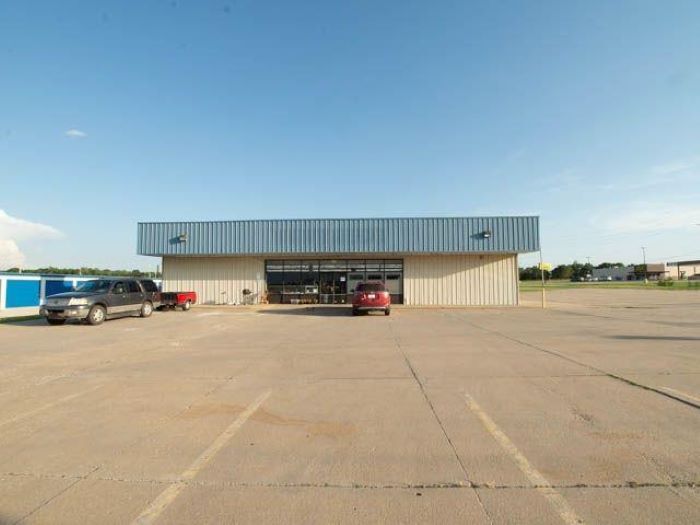 609 Western Heights Cir, Hillsboro, KS en venta - Foto principal - Imagen 1 de 8