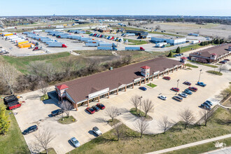 3881-3887 121st St, Urbandale, IA - VISTA AÉREA  vista de mapa - Image1