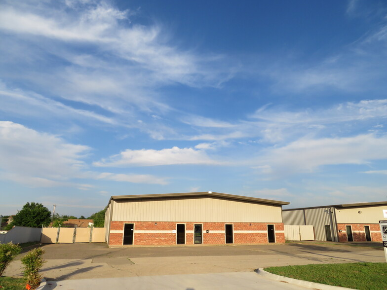 804 Messenger Ln, Oklahoma City, OK en alquiler - Foto del edificio - Imagen 1 de 7