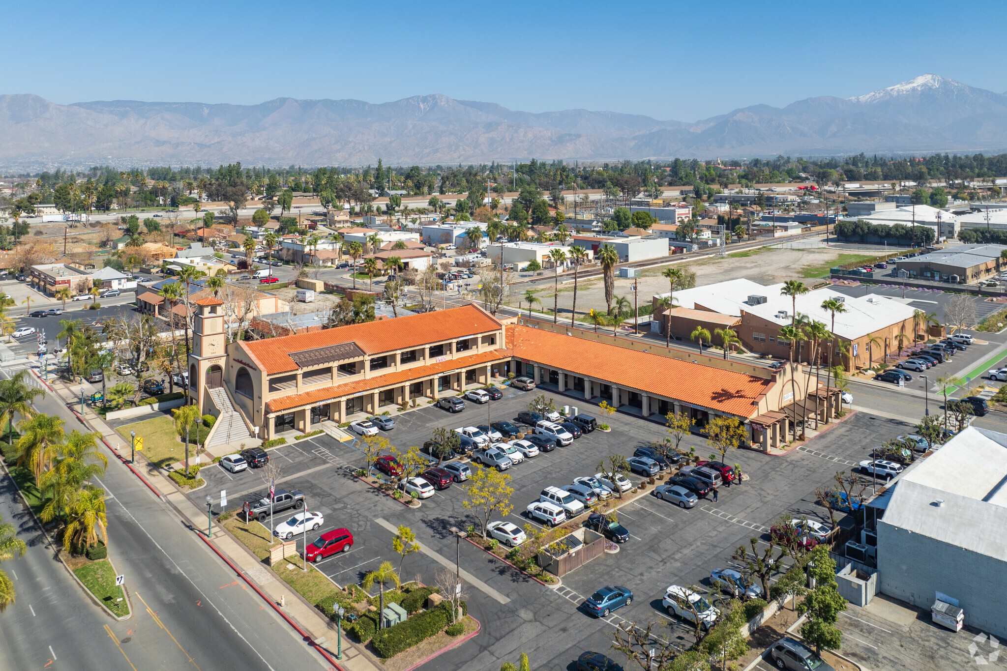 330 N 6th St, Redlands, CA en alquiler Foto del edificio- Imagen 1 de 15