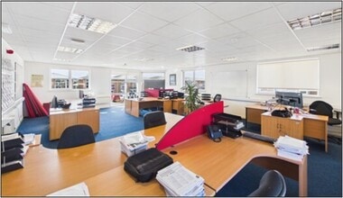 1-5 Blairtummock Pl, Glasgow en alquiler Foto del interior- Imagen 2 de 5