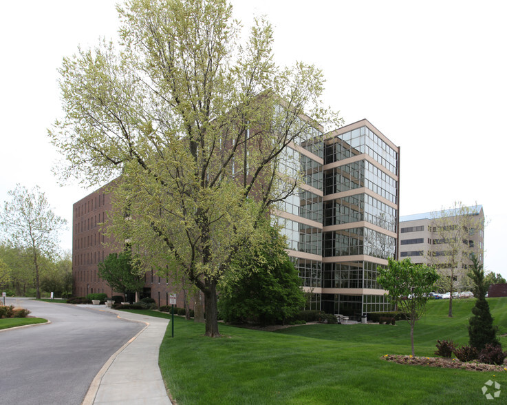 10551 Barkley St, Overland Park, KS en alquiler - Foto del edificio - Imagen 2 de 4