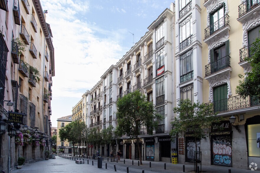 Calle de la Cava Baja, 6, Madrid, Madrid en alquiler - Foto del edificio - Imagen 2 de 3