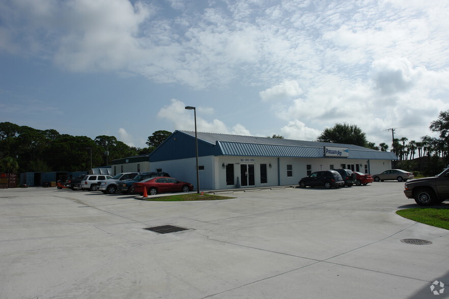 7300 Commercial Cir, Fort Pierce, FL en venta - Foto del edificio - Imagen 2 de 7