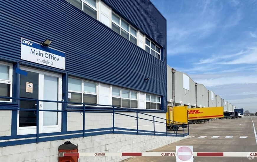 Calle Tesoro, 1, Cabanillas del Campo, Guadalajara en alquiler - Foto del edificio - Imagen 3 de 4