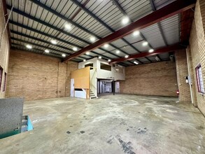 21-23 Charlescotte Ave, Punchbowl Canterbury en alquiler Foto del interior- Imagen 1 de 5