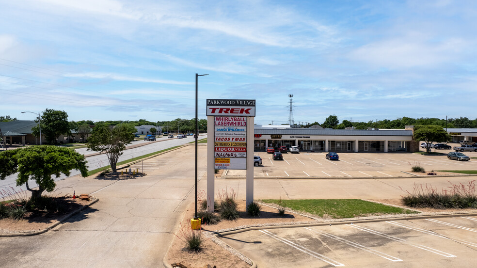 113-217 Harwood Rd, Hurst, TX en alquiler - Foto del edificio - Imagen 2 de 15