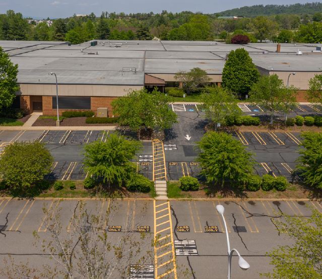 1500 State Farm Blvd, Charlottesville, VA en venta - Foto principal - Imagen 1 de 9