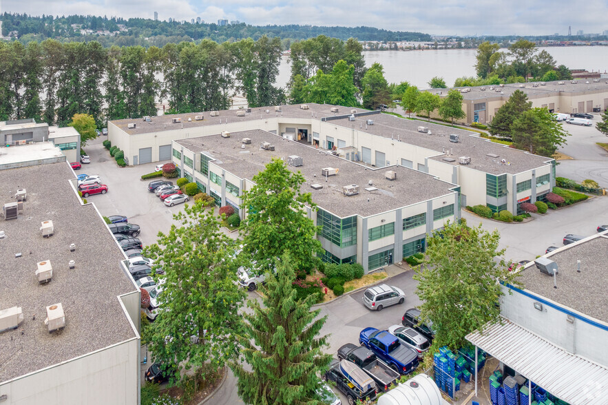 17 Fawcett Rd, Coquitlam, BC en venta - Foto del edificio - Imagen 3 de 36