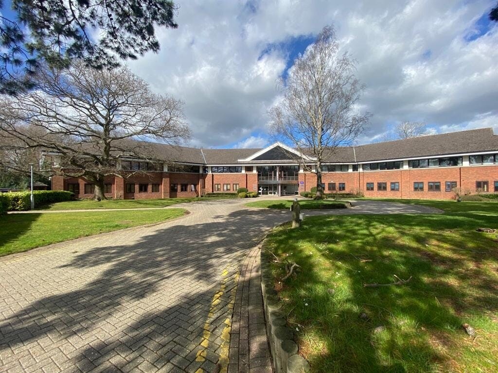 Grange Dr, Southampton en alquiler Foto del edificio- Imagen 1 de 35