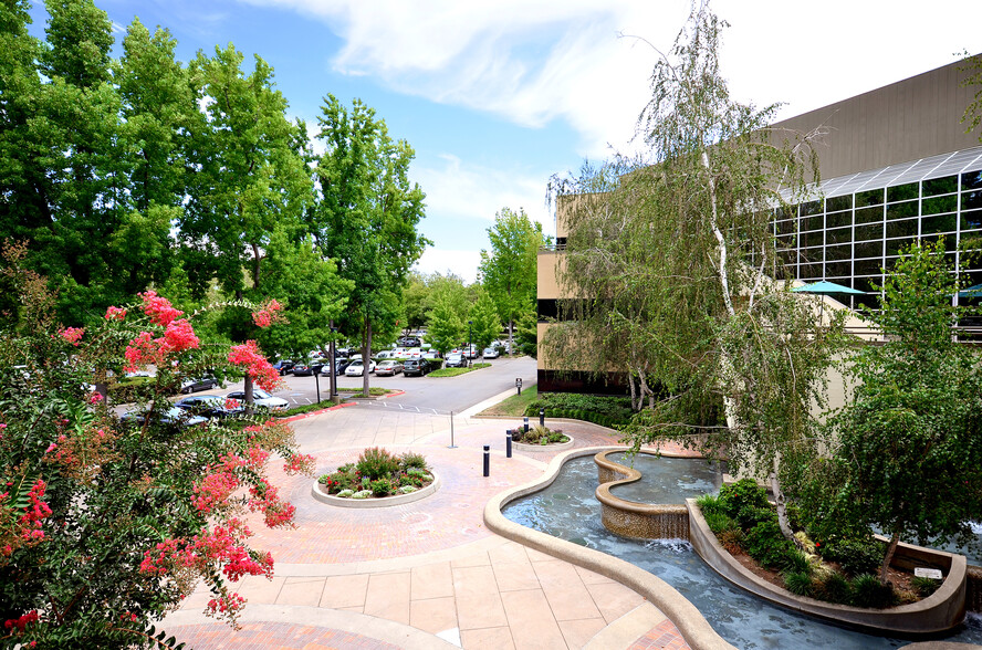 8950 Cal Center Dr, Sacramento, CA en alquiler - Foto del edificio - Imagen 3 de 19