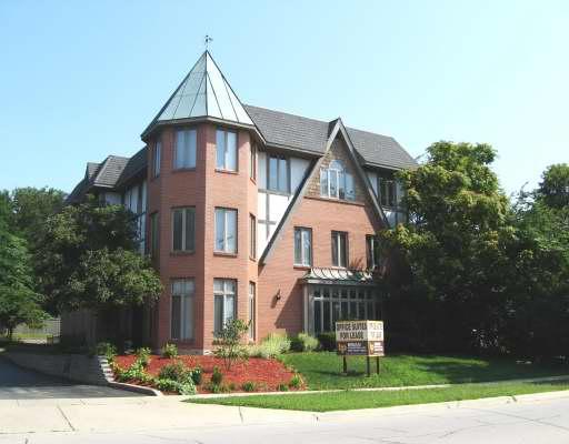 386 Pennsylvania Ave, Glen Ellyn, IL en alquiler - Foto del edificio - Imagen 2 de 17