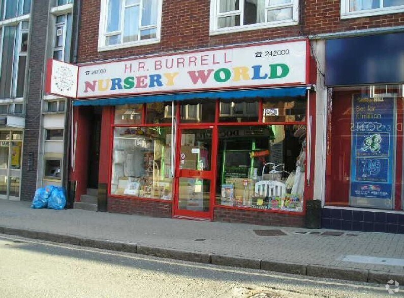 22 Church Rd, Burgess Hill en alquiler - Foto principal - Imagen 1 de 2