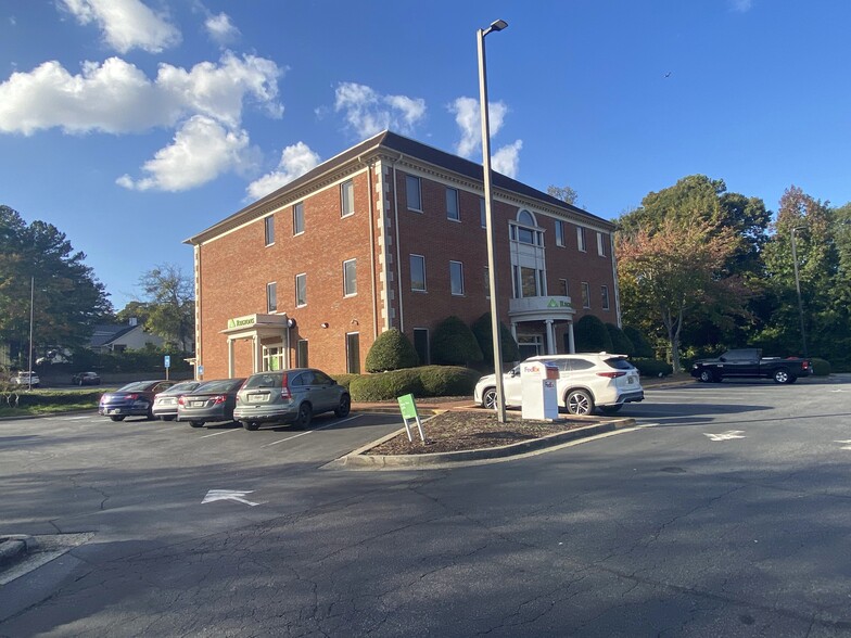 5935 Buford Hwy, Norcross, GA en alquiler - Foto del edificio - Imagen 2 de 19