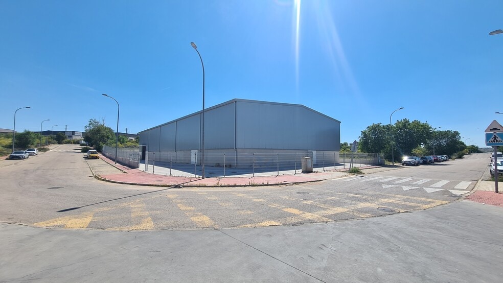 Nave en Loeches, Madrid en venta - Foto del edificio - Imagen 3 de 15
