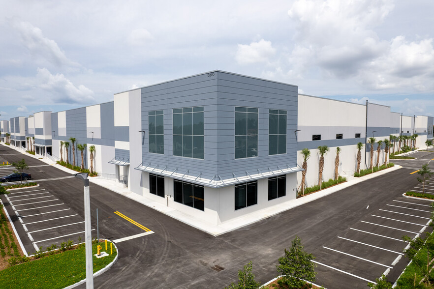 8593 NW 96th St, Medley, FL en alquiler - Foto del edificio - Imagen 3 de 34