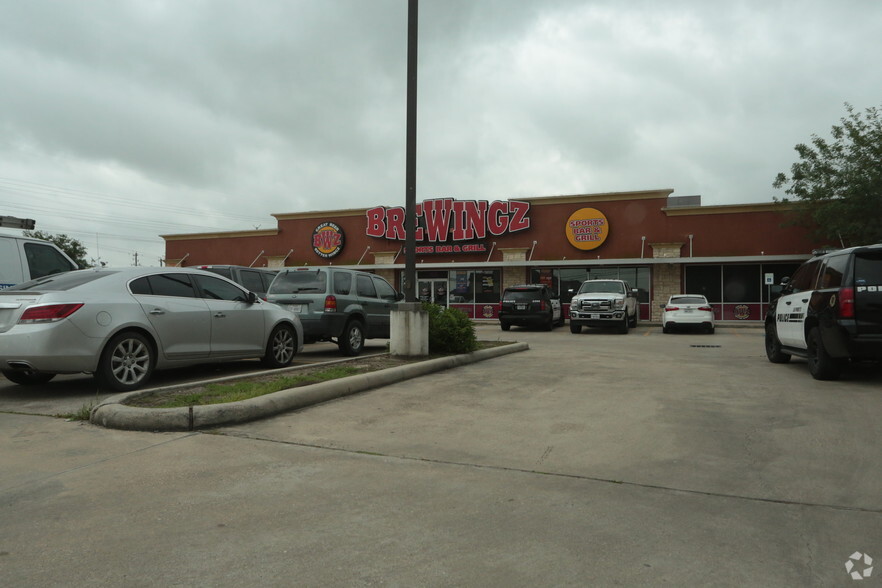 8740 Spencer Hwy, La Porte, TX en alquiler - Foto del edificio - Imagen 2 de 3