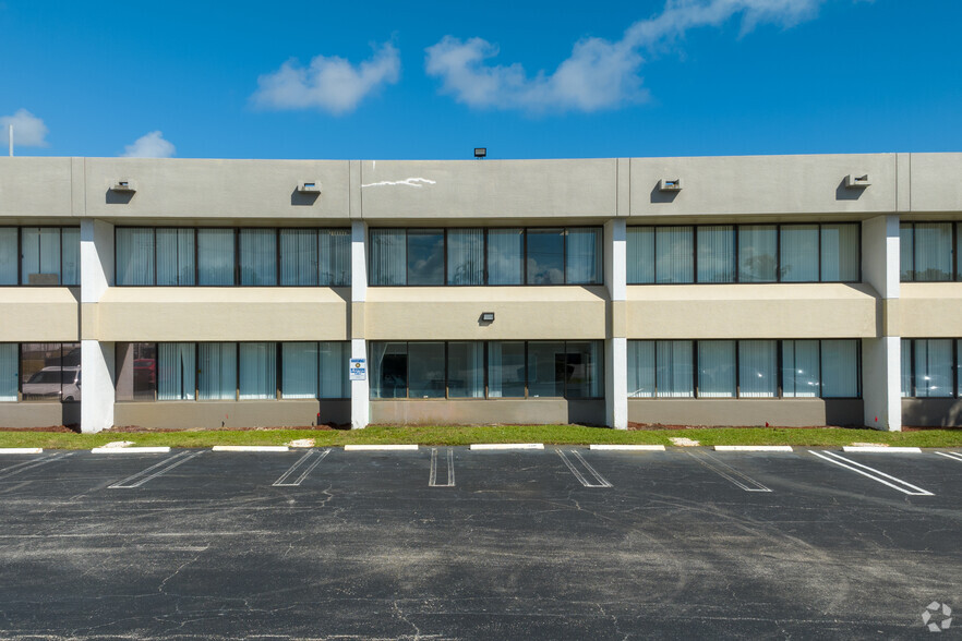 500 Gulfstream Blvd, Delray Beach, FL en alquiler - Foto del edificio - Imagen 2 de 28