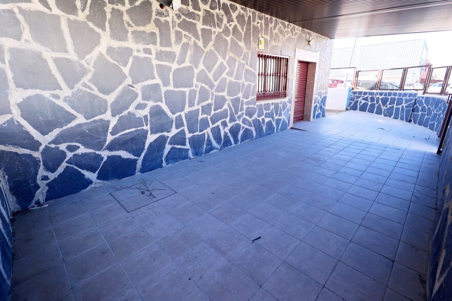 Local en Loeches, Madrid en venta - Foto del interior - Imagen 3 de 3