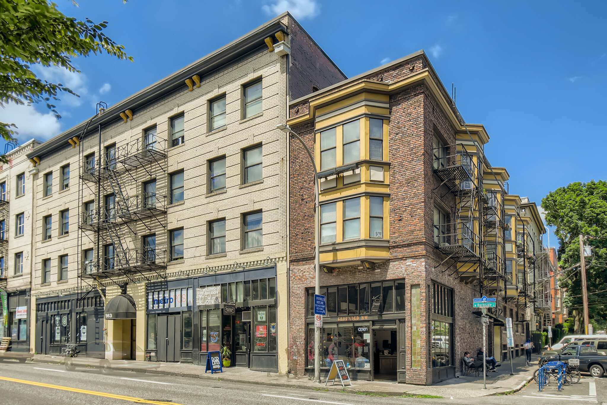 1951-1967 NW Burnside St, Portland, OR en venta Foto del edificio- Imagen 1 de 28