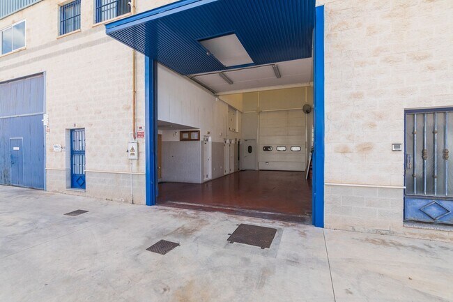 Más detalles de Carrer de los Mecánicos, 8, Santa Pola - Nave en venta