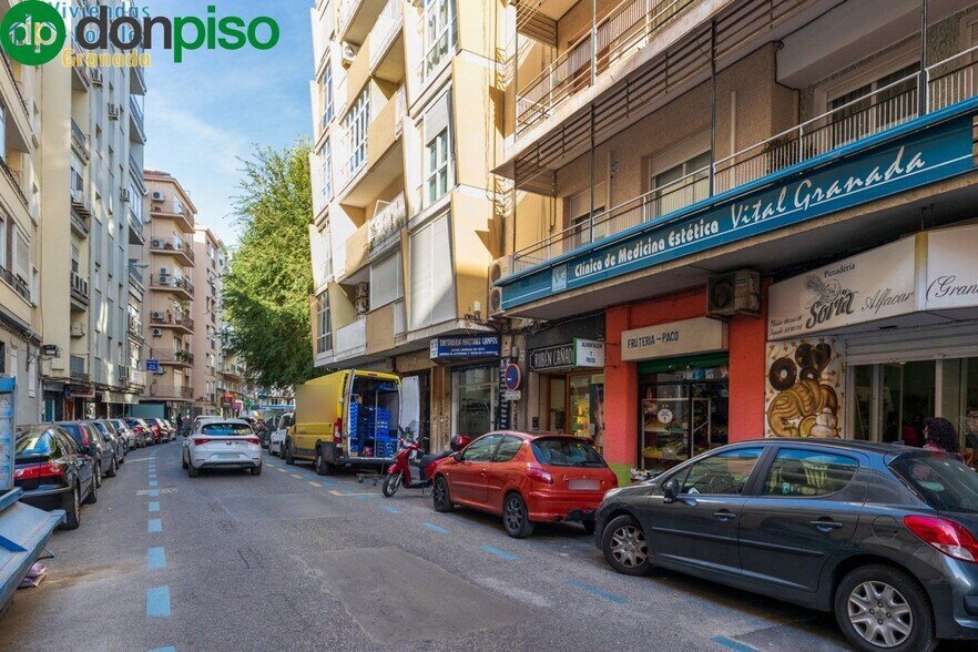 Calle Martínez Campos, Granada, Granada en venta - Foto del edificio - Imagen 2 de 19
