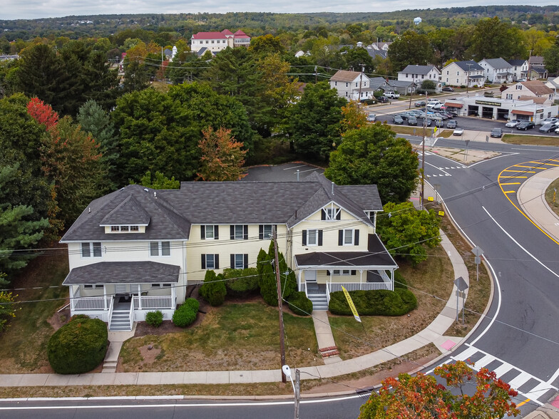 221 S Main St, Flemington, NJ en venta - Foto del edificio - Imagen 1 de 50