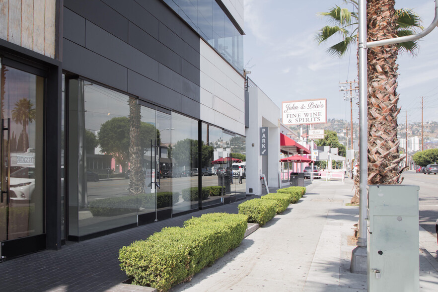 N 8501-8513 Melrose Ave/603-615 N La Cienega Blvd, West Hollywood, CA en alquiler - Foto del edificio - Imagen 2 de 11