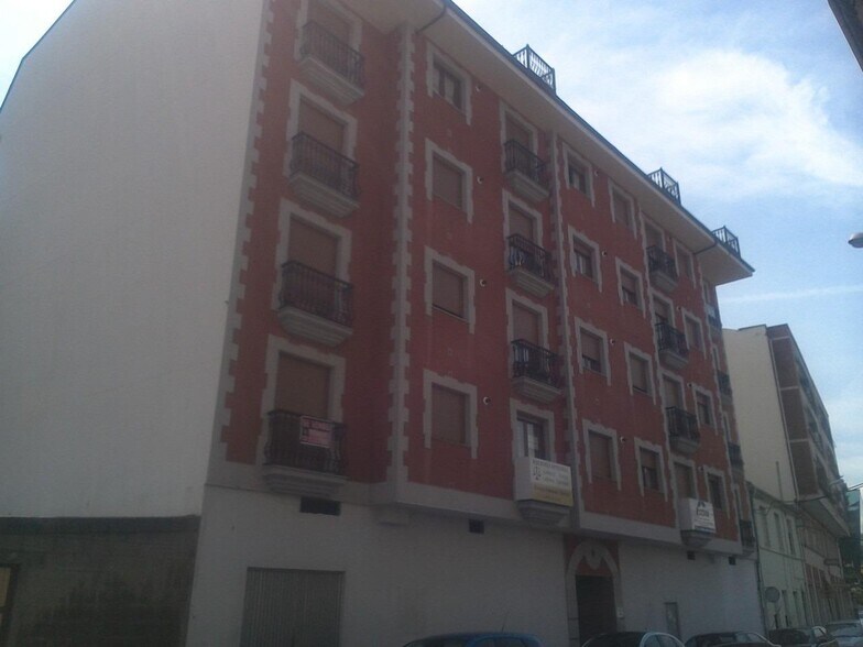 Calle Quevedo, 6, Bembibre, León en venta - Foto del edificio - Imagen 1 de 2