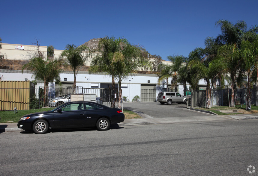 1775 Container Cir, Jurupa Valley, CA en alquiler - Foto del edificio - Imagen 2 de 7