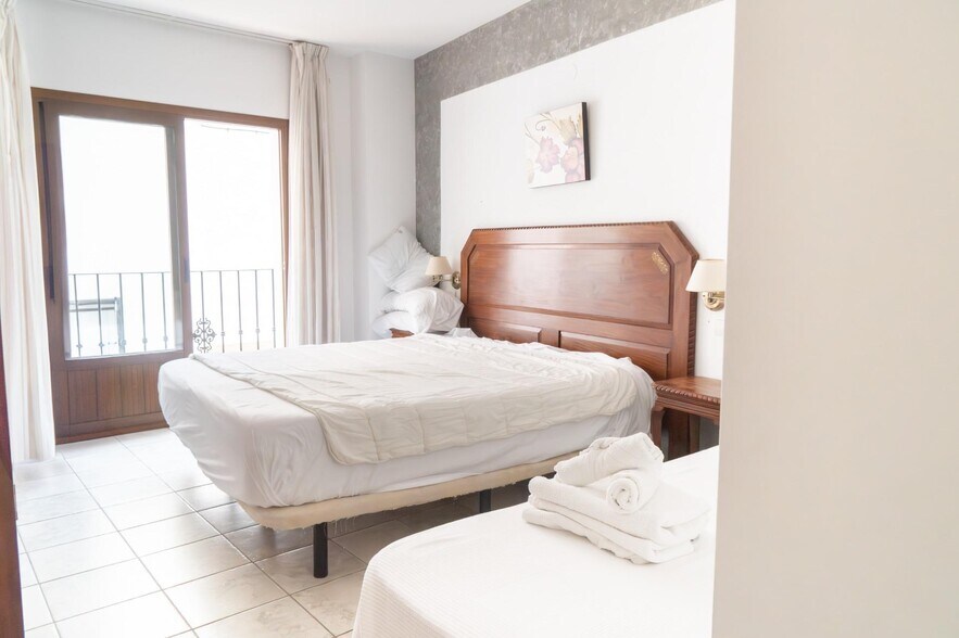 Local en Torrox en venta - Foto del edificio - Imagen 3 de 18