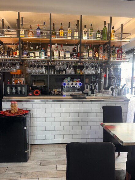Local en Fuengirola en alquiler - Foto del edificio - Imagen 2 de 11