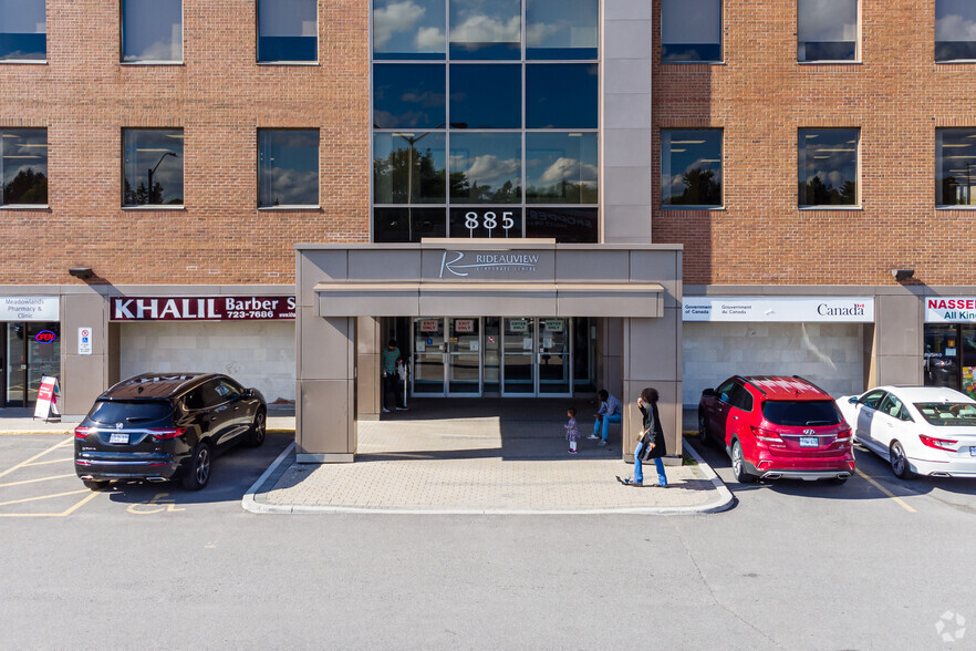 885 Meadowlands Dr, Ottawa, ON en alquiler - Foto del edificio - Imagen 1 de 11