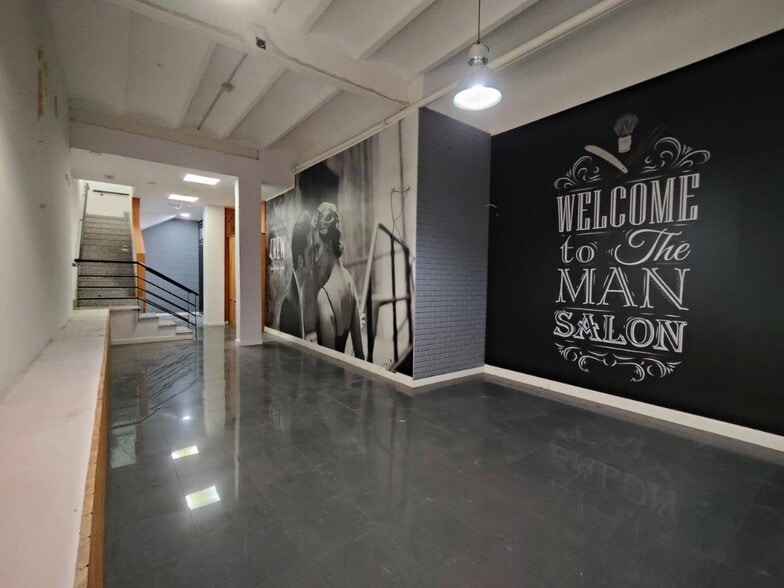 Paseo de la Reina Cristina, 18, Madrid, Madrid en alquiler - Foto del edificio - Imagen 3 de 5