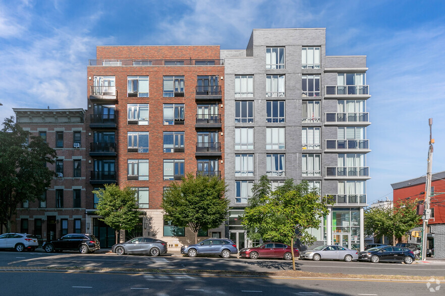 47-28 11th St, Long Island City, NY en alquiler - Foto del edificio - Imagen 3 de 3