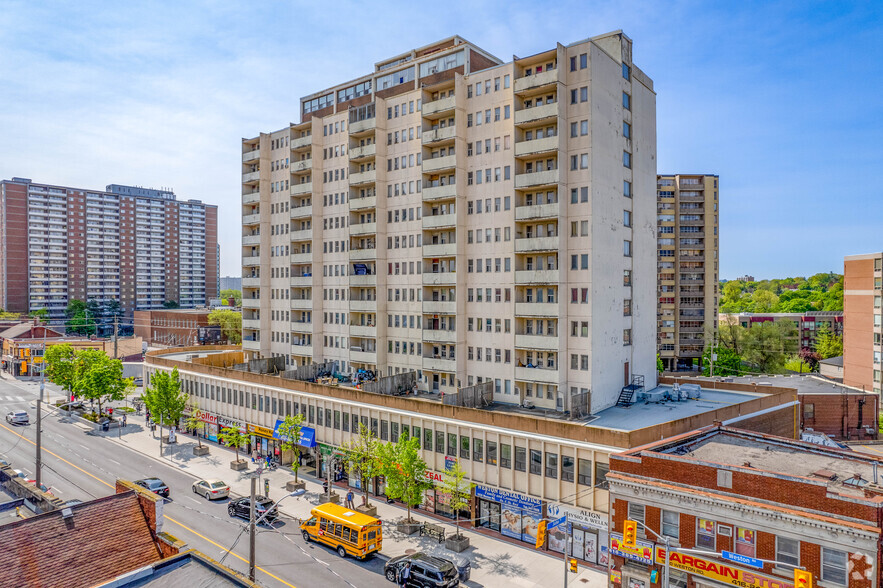 1920 Weston Rd, Toronto, ON en alquiler - Foto del edificio - Imagen 2 de 5