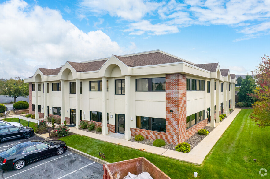 2208 Quarry Dr, West Lawn, PA en alquiler - Foto del edificio - Imagen 2 de 28