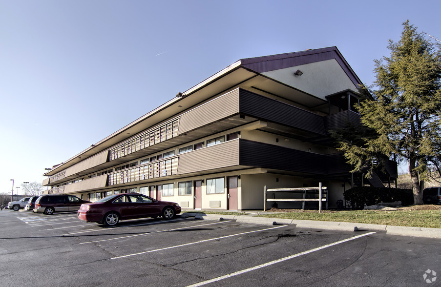 210 Broyles Dr, Johnson City, TN en venta - Foto del edificio - Imagen 2 de 4