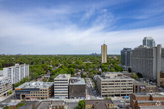 110 Eglinton Ave W, Toronto, ON - VISTA AÉREA  vista de mapa