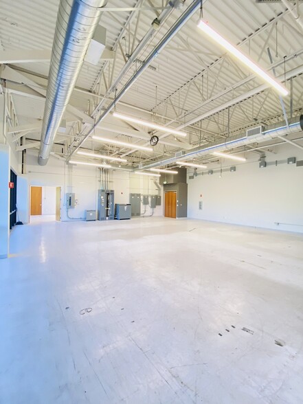 5225 Hellyer Ave, San Jose, CA en alquiler - Foto del interior - Imagen 2 de 21