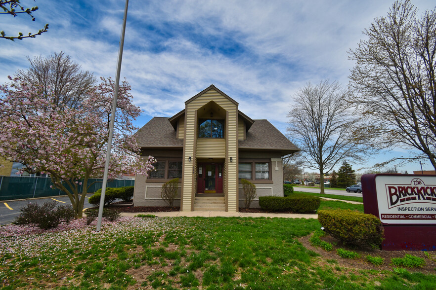 849 N Ellsworth St, Naperville, IL en venta - Foto del edificio - Imagen 3 de 25