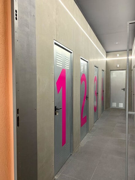 Edificio residencial en Montcada i Reixac, Barcelona en venta - Foto del interior - Imagen 3 de 5