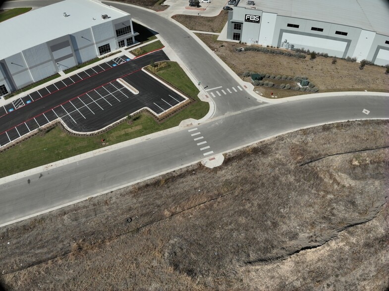 2605 Dewitt St, Lockhart, TX en alquiler - Imagen 3 de 17