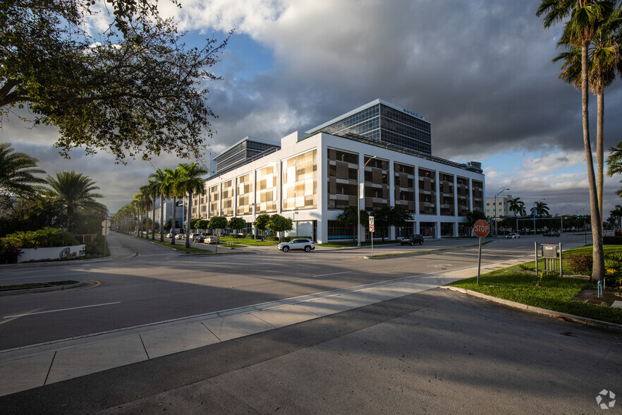 3470 NW 82nd Ave, Doral, FL en alquiler - Foto del edificio - Imagen 3 de 4