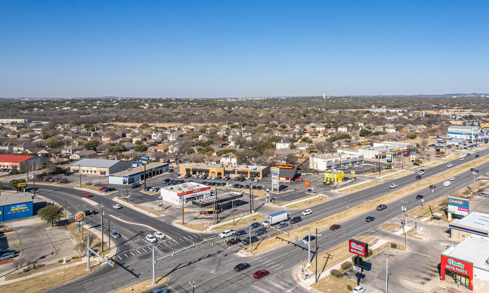 8015-8025 Bandera Rd, San Antonio, TX en alquiler - Vista aérea - Imagen 2 de 16