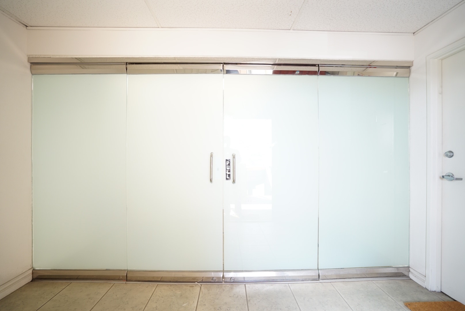 351 E Foothill Blvd, Arcadia, CA en alquiler Foto del edificio- Imagen 1 de 18