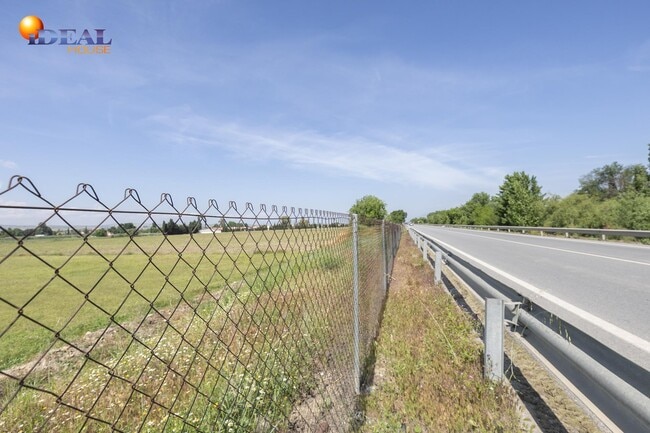 Más detalles de Pológino, 45, Granada - Terreno en venta