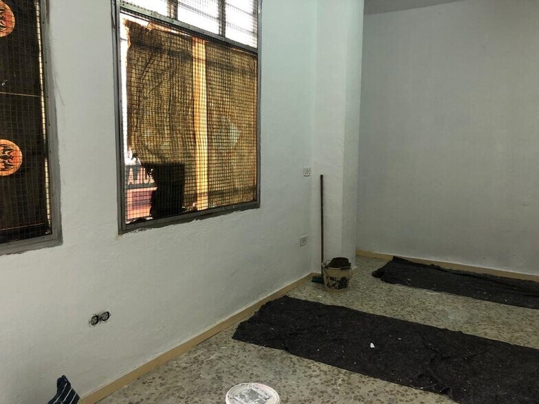 Local en Cáceres, Cáceres en alquiler - Foto del edificio - Imagen 2 de 4