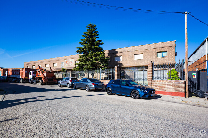 Calle Metales, 19, Humanes de Madrid, Madrid en venta - Foto del edificio - Imagen 2 de 3